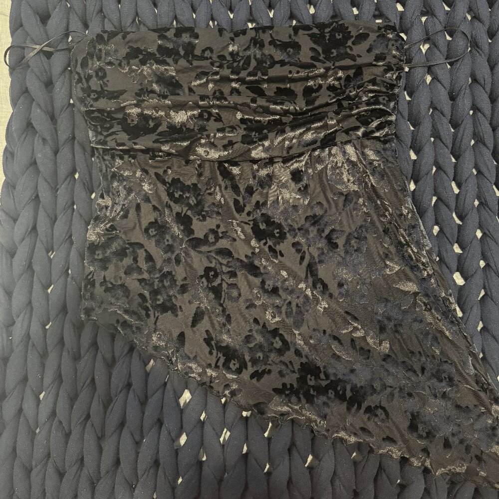Black Small NWT Urban Outfitters Y2K Velvet Tube Top